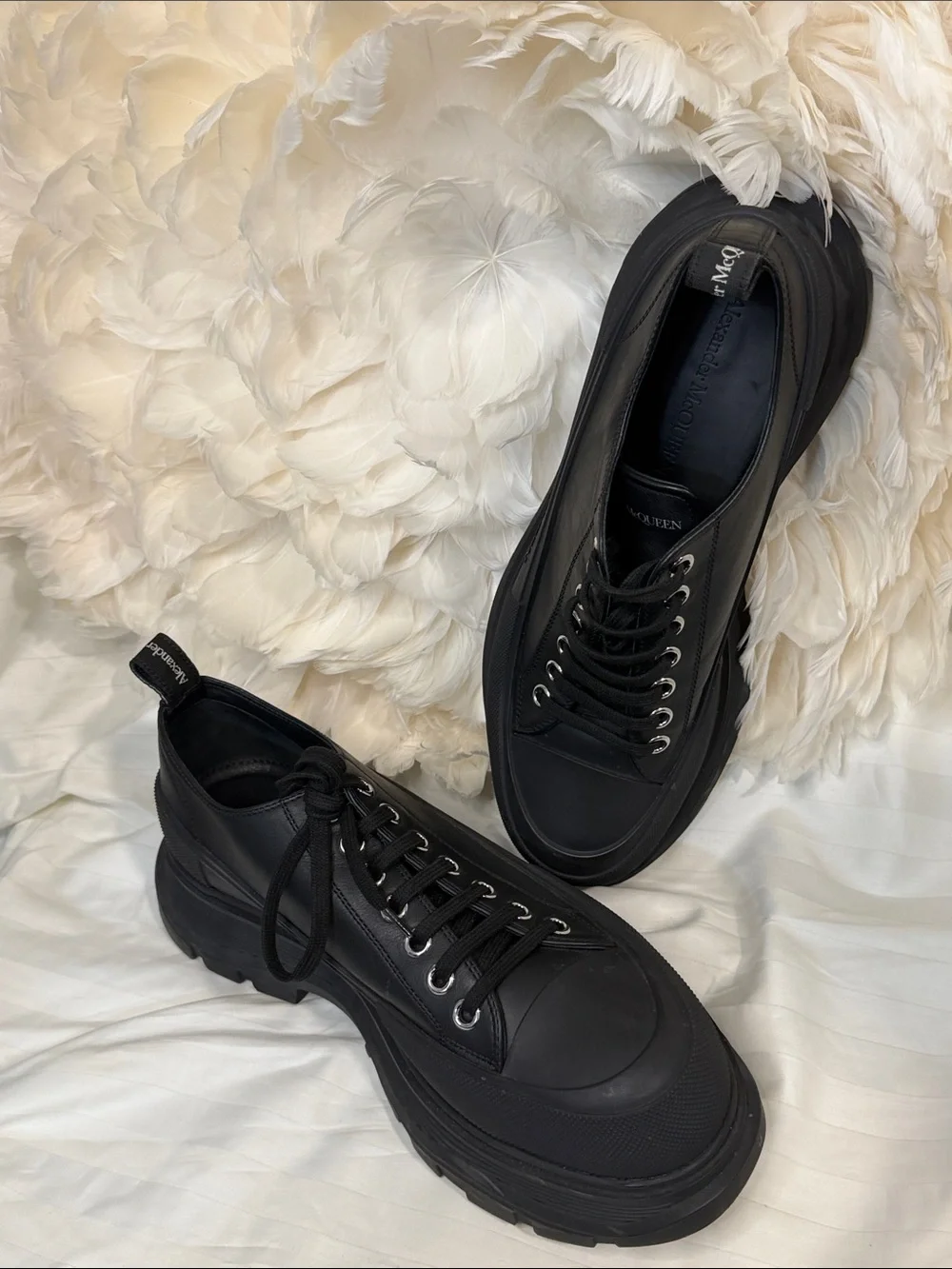 Alexander McQueen Black Low-Top Lace-Up Platform Sneakers